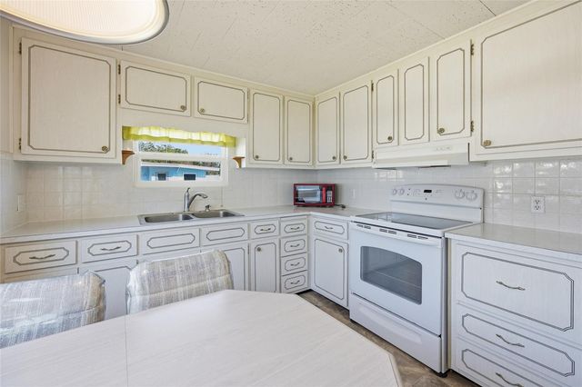 3896 PICCIOLA ROAD 224, Fruitland Park, FL 34731