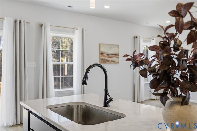 6437 Lila Crest LN, Midlothian, VA 23112