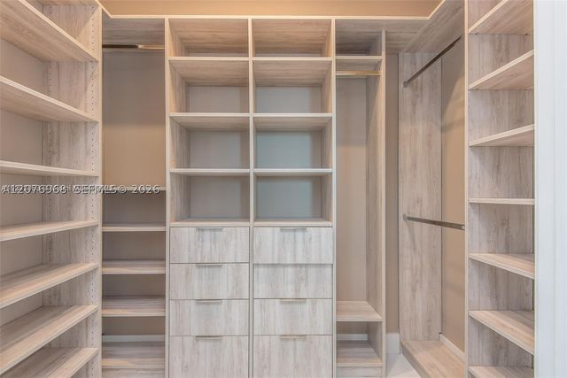 1080 Brickell Ave 4201, Miami, FL 33131