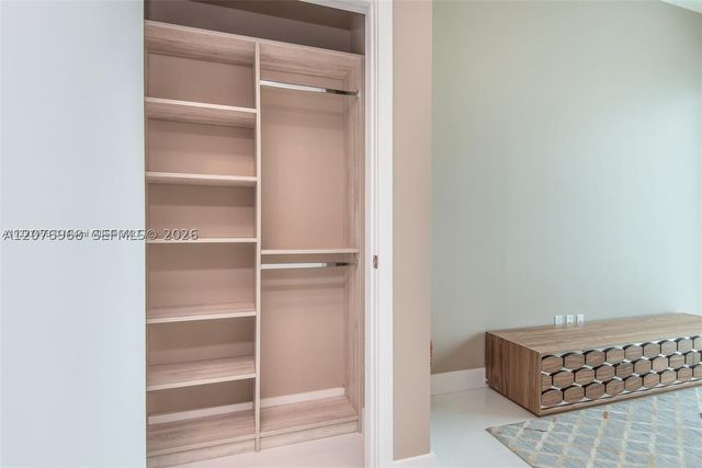 1080 Brickell Ave 4201, Miami, FL 33131