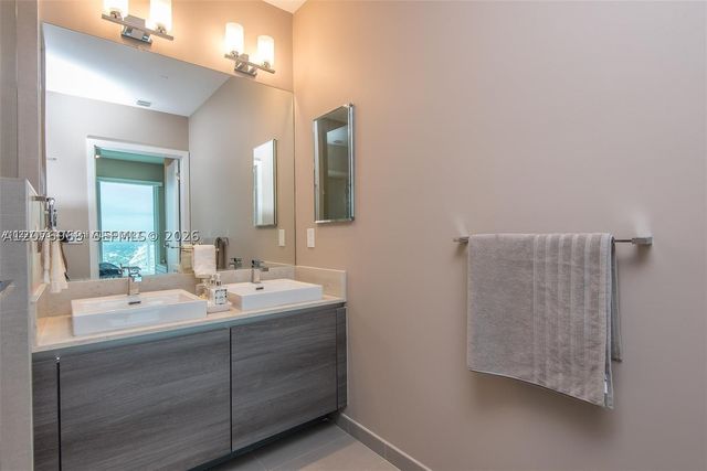 1080 Brickell Ave 4201, Miami, FL 33131