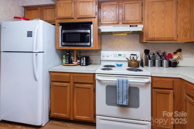 2536 Stradbrook Drive B, Charlotte, NC 28210