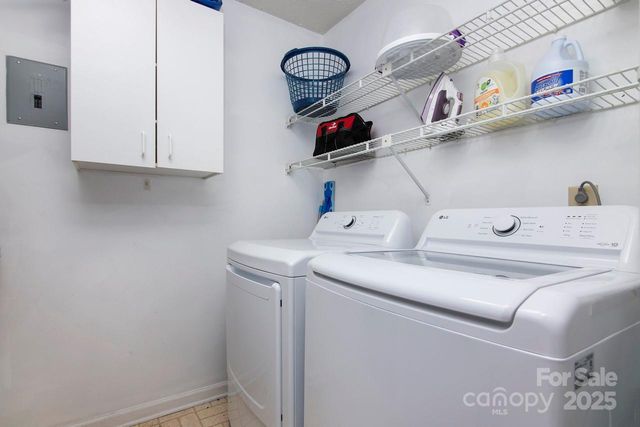 2536 Stradbrook Drive B, Charlotte, NC 28210