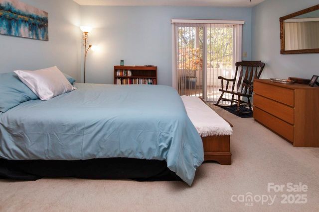 2536 Stradbrook Drive B, Charlotte, NC 28210