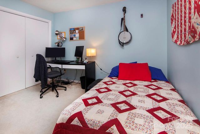 2536 Stradbrook Drive B, Charlotte, NC 28210