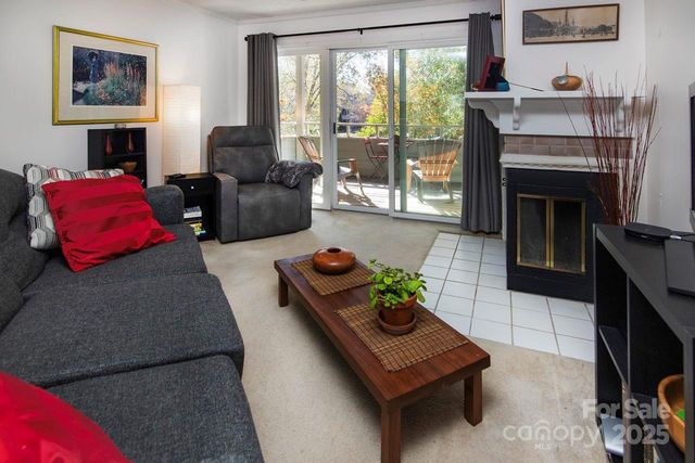 2536 Stradbrook Drive B, Charlotte, NC 28210