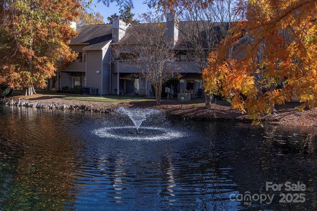 2536 Stradbrook Drive B, Charlotte, NC 28210