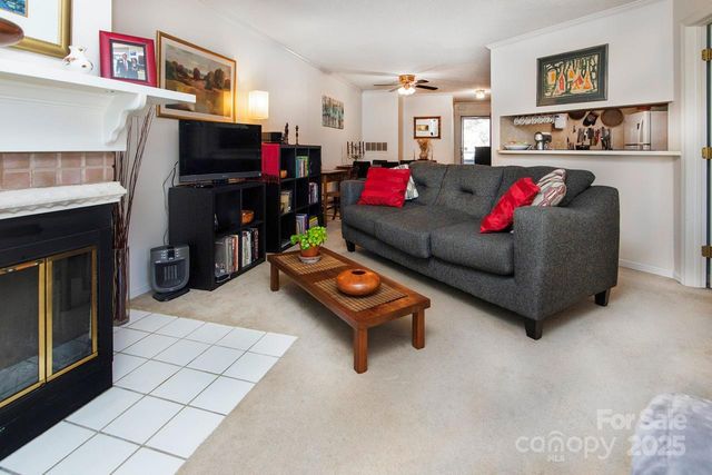 2536 Stradbrook Drive B, Charlotte, NC 28210