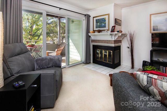 2536 Stradbrook Drive B, Charlotte, NC 28210