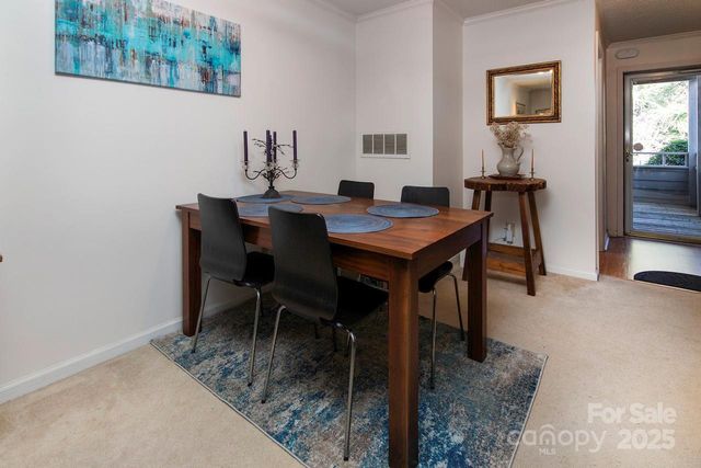 2536 Stradbrook Drive B, Charlotte, NC 28210