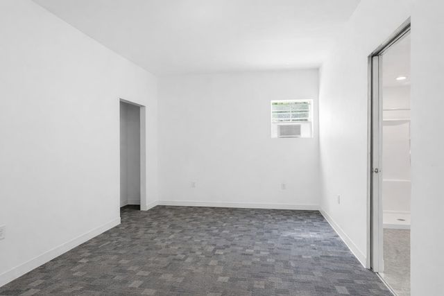 224 Old Coach LN, Elgin, TX 78621