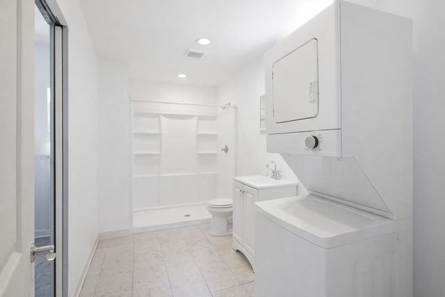224 Old Coach LN, Elgin, TX 78621