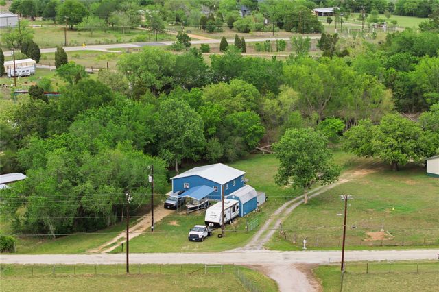 224 Old Coach LN, Elgin, TX 78621