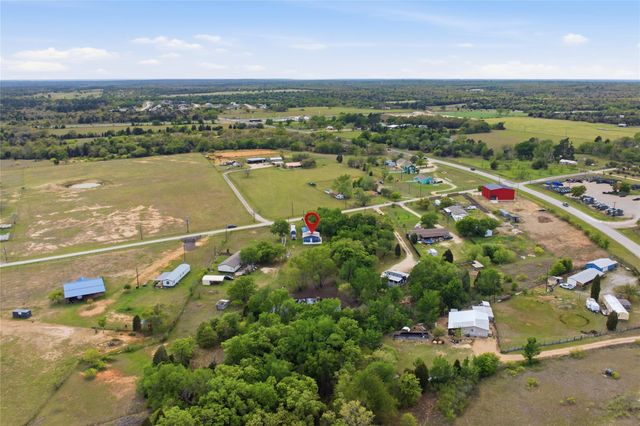 224 Old Coach LN, Elgin, TX 78621