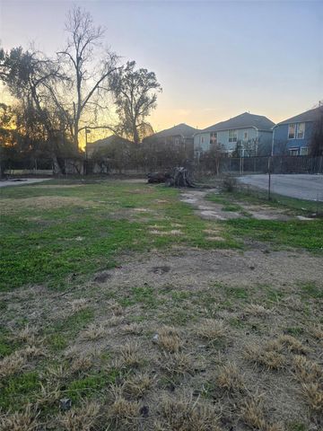 4615 Fulton Street, Houston, TX 77009