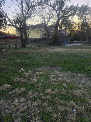 4615 Fulton Street, Houston, TX 77009