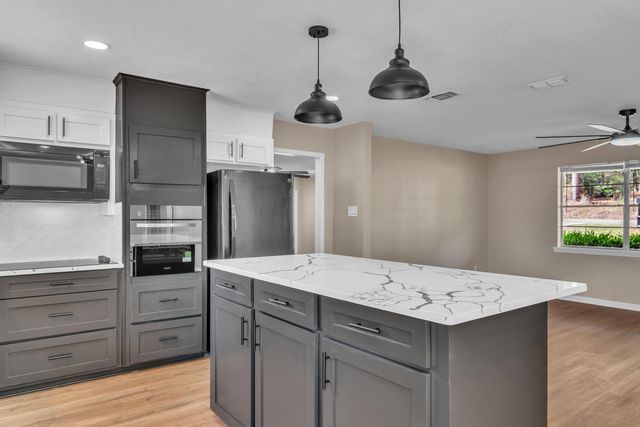 310 Solti, Longview, TX 75605