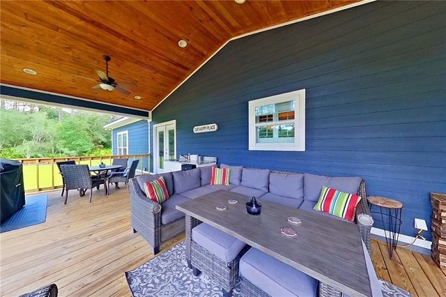 1296 N River Oaks Drive, Blackshear, GA 31516