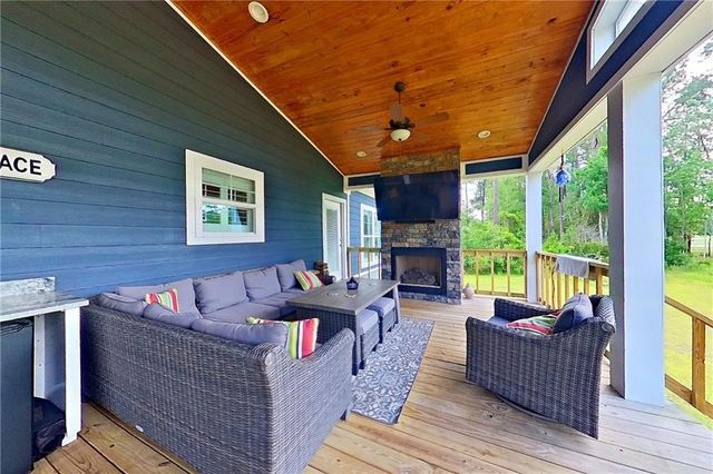 1296 N River Oaks Drive, Blackshear, GA 31516