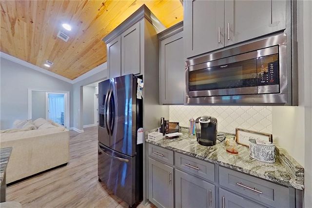 1296 N River Oaks Drive, Blackshear, GA 31516