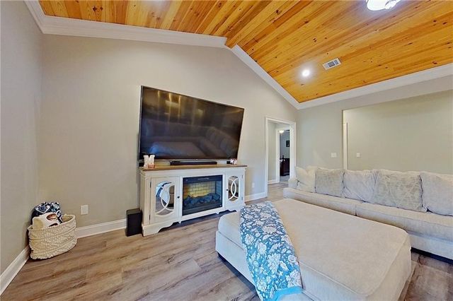 1296 N River Oaks Drive, Blackshear, GA 31516