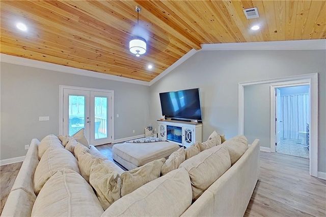 1296 N River Oaks Drive, Blackshear, GA 31516