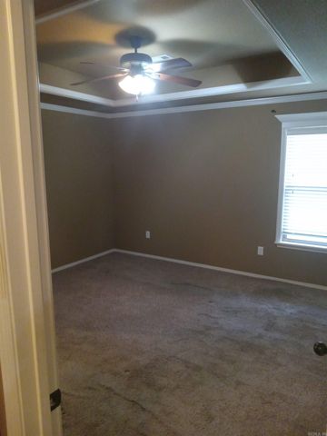 18 Bracey Cir, Little Rock, AR 72204