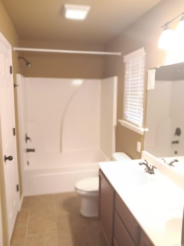 18 Bracey Cir, Little Rock, AR 72204