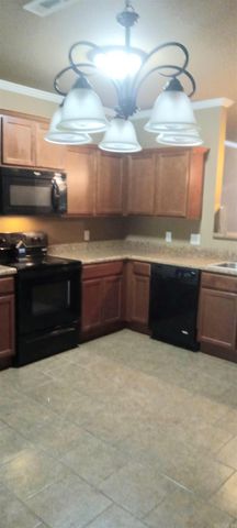 18 Bracey Cir, Little Rock, AR 72204