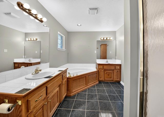 16 Shiloh N, Cabot, AR 72023