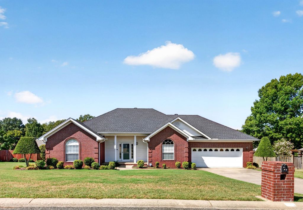 16 Shiloh N, Cabot, AR 72023