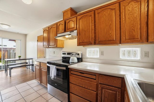 230 Adele Ave, Rohnert Park, CA 94928