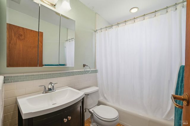 230 Adele Ave, Rohnert Park, CA 94928