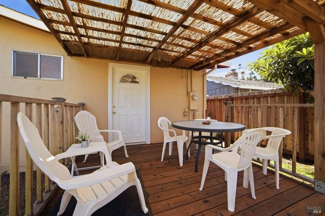 230 Adele Ave, Rohnert Park, CA 94928