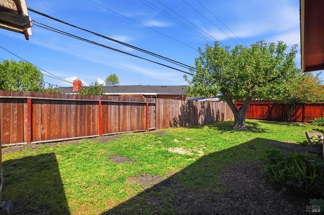230 Adele Ave, Rohnert Park, CA 94928