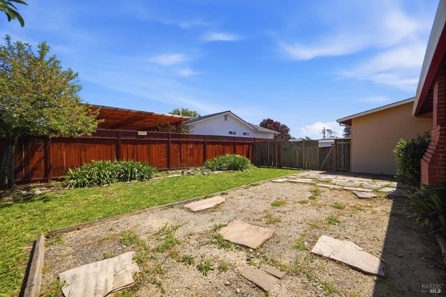 230 Adele Ave, Rohnert Park, CA 94928