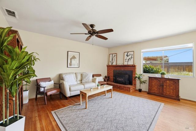 230 Adele Ave, Rohnert Park, CA 94928