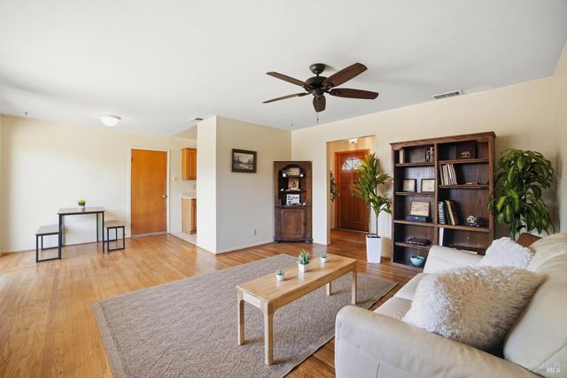 230 Adele Ave, Rohnert Park, CA 94928