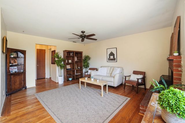 230 Adele Ave, Rohnert Park, CA 94928