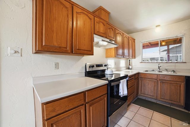 230 Adele Ave, Rohnert Park, CA 94928