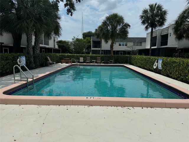 455 NW 68th Avenue 702, Plantation, FL 33317
