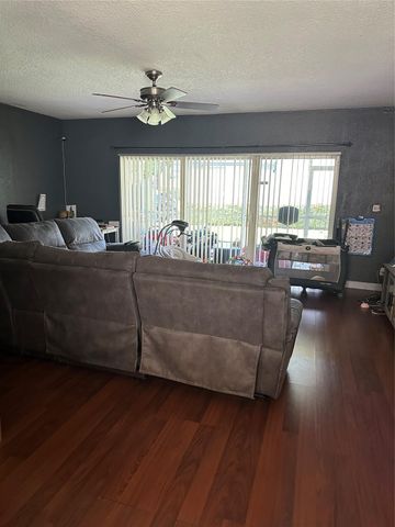 455 NW 68th Avenue 702, Plantation, FL 33317