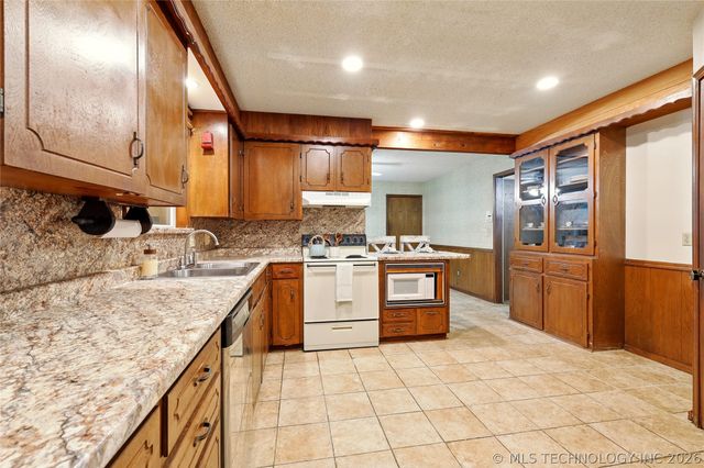 73645 Cyclone Circle, Wagoner, OK 74467