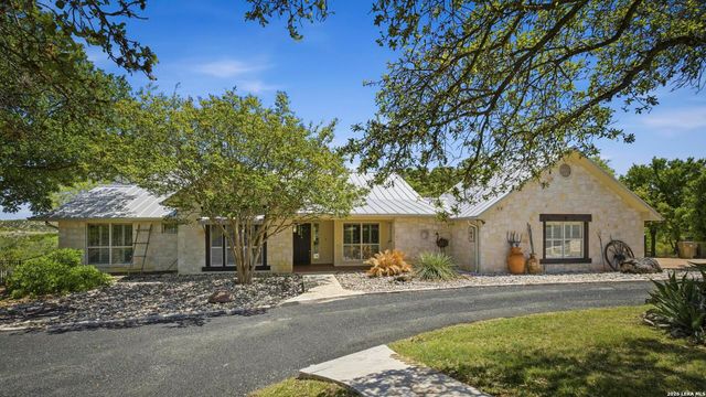 145 Valley Home, Comfort, TX 78013