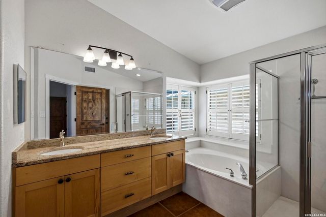 145 Valley Home, Comfort, TX 78013