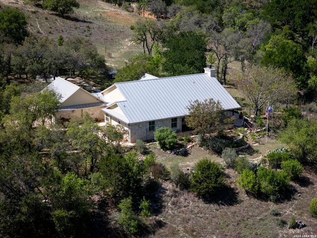 145 Valley Home, Comfort, TX 78013