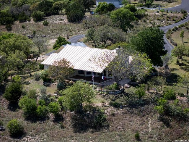 145 Valley Home, Comfort, TX 78013