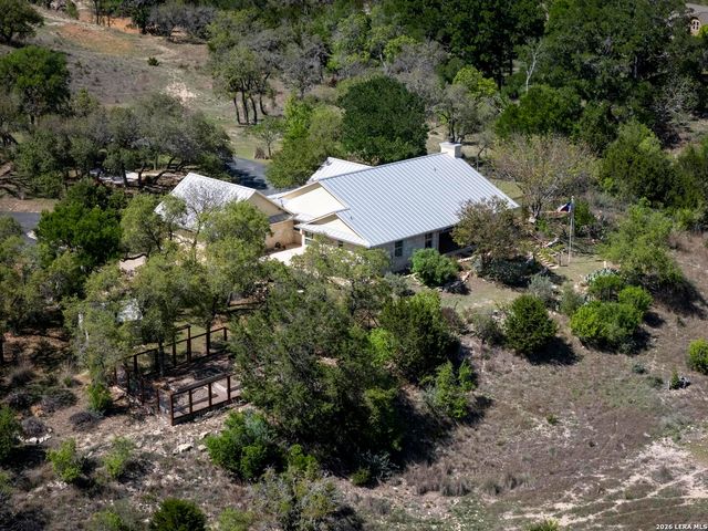 145 Valley Home, Comfort, TX 78013
