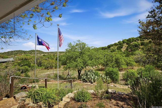 145 Valley Home, Comfort, TX 78013