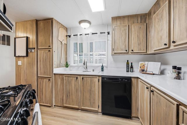 24 La Encina, Newbury Park, CA 91320